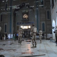 Pakistan suicide attack kills 11 soldiers